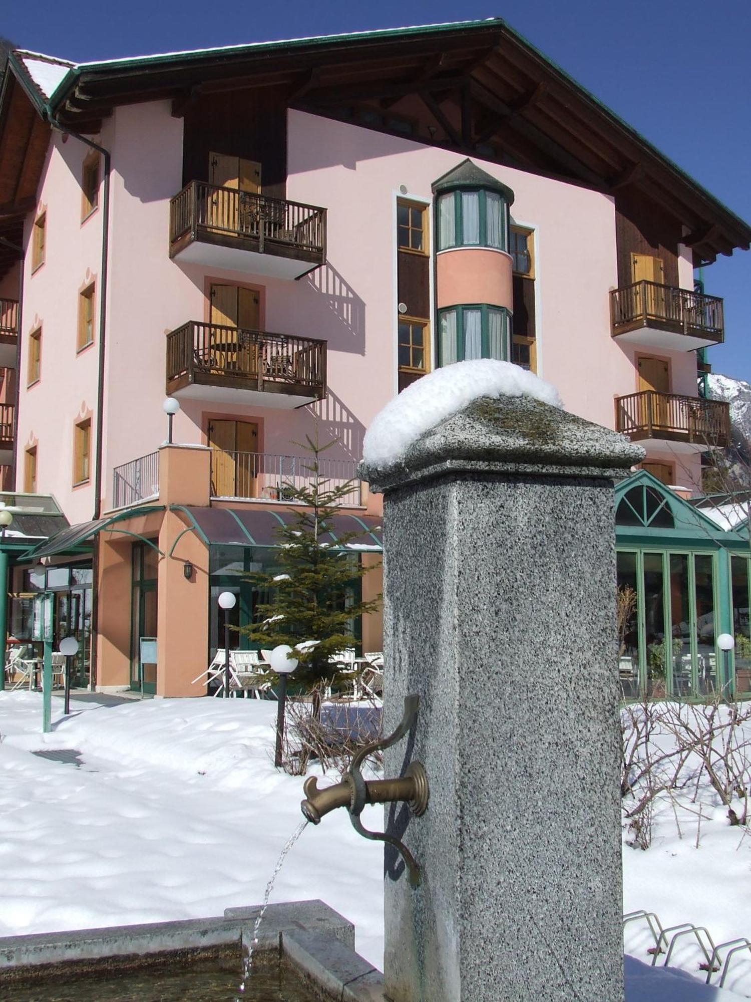 Club Hotel Tenno Exteriér fotografie